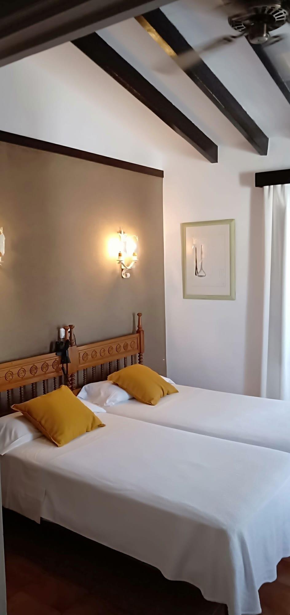 Hostal Cas Bombu Cala Ratjada  Bagian luar foto