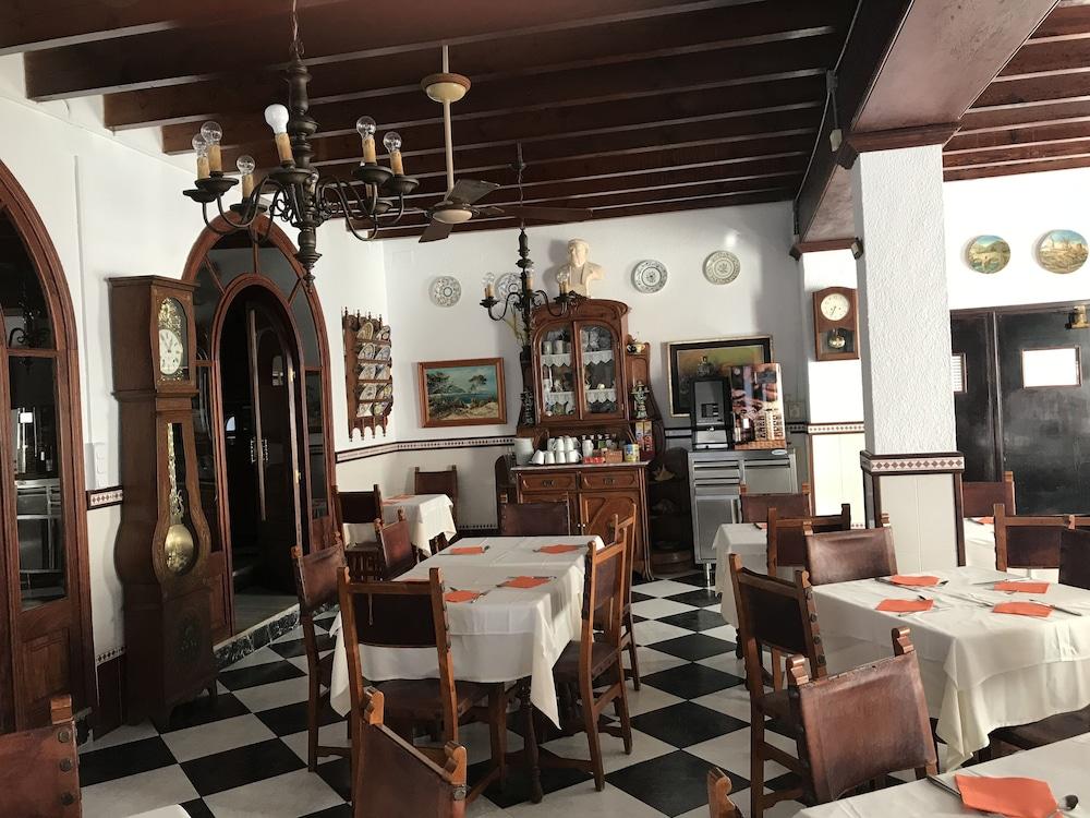 Hostal Cas Bombu Cala Ratjada  Bagian luar foto