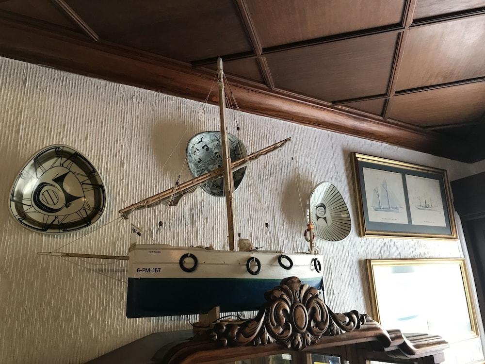 Hostal Cas Bombu Cala Ratjada  Bagian luar foto