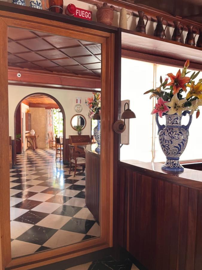 Hostal Cas Bombu Cala Ratjada  Bagian luar foto