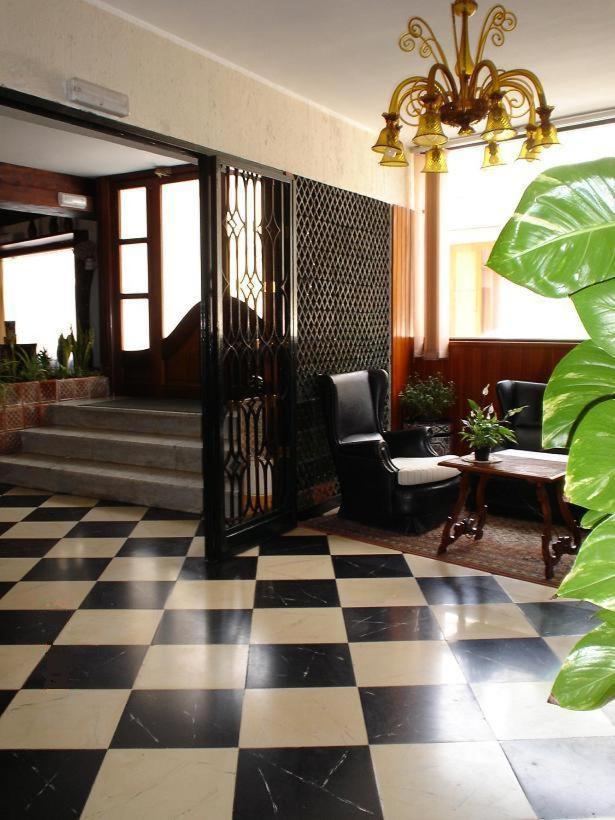 Hostal Cas Bombu Cala Ratjada  Bagian luar foto