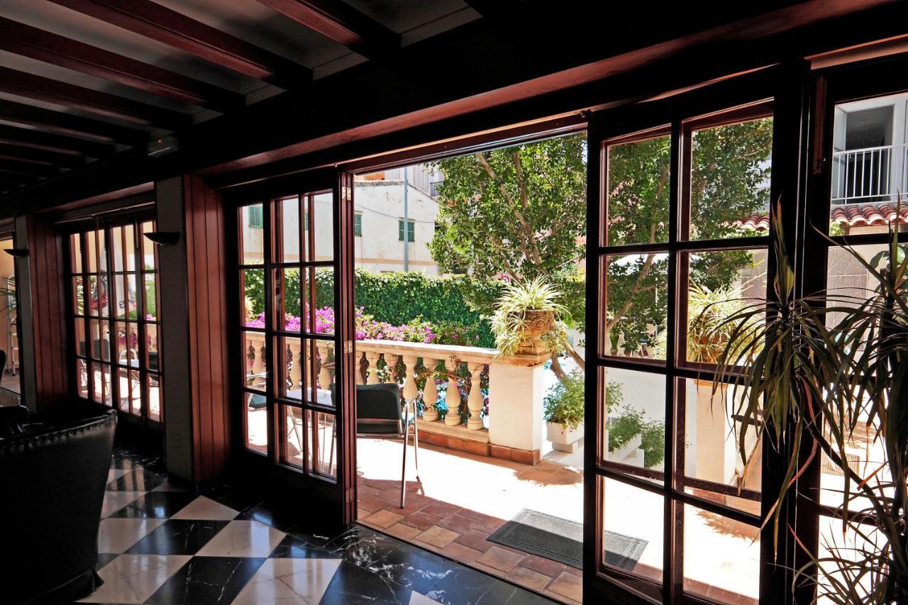 Hostal Cas Bombu Cala Ratjada  Bagian luar foto